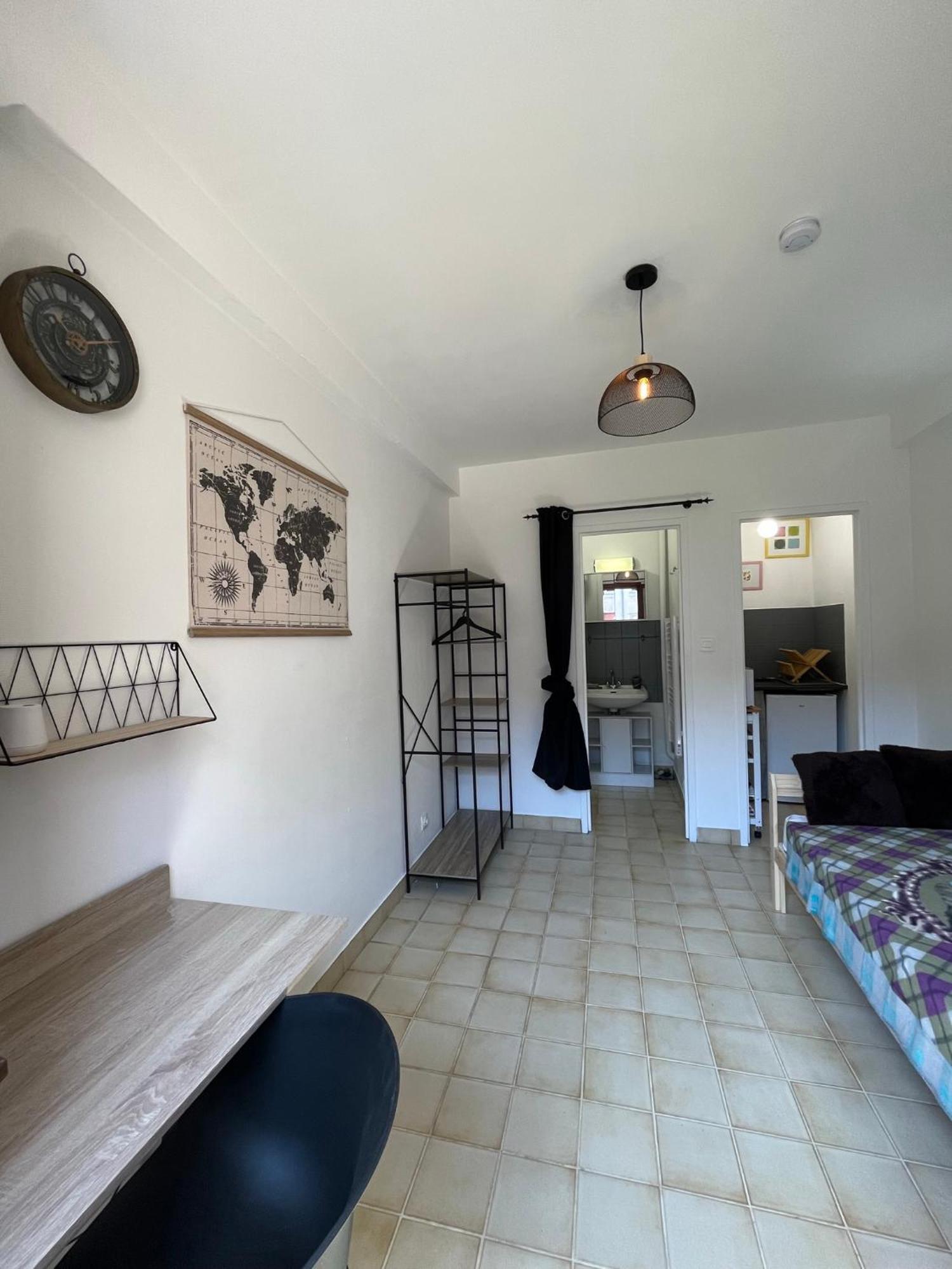 Studio Dijon Entre Centre Ville Et Facultes Екстериор снимка