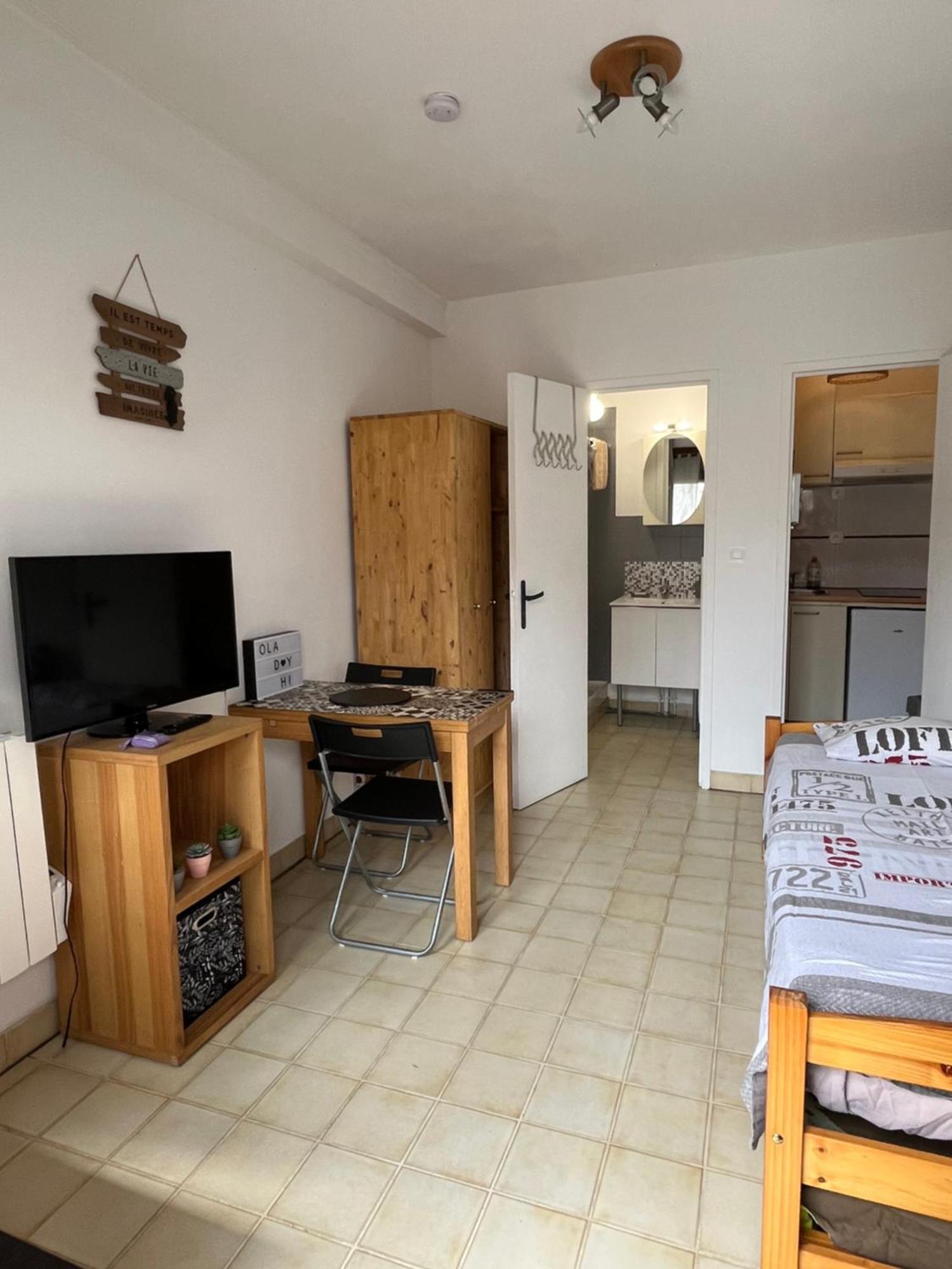 Studio Dijon Entre Centre Ville Et Facultes Екстериор снимка